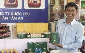 Bảo tồn, phát triển và sản xuất đa dạng các sản phẩm từ cây dược liệu quý Xáo tam phân